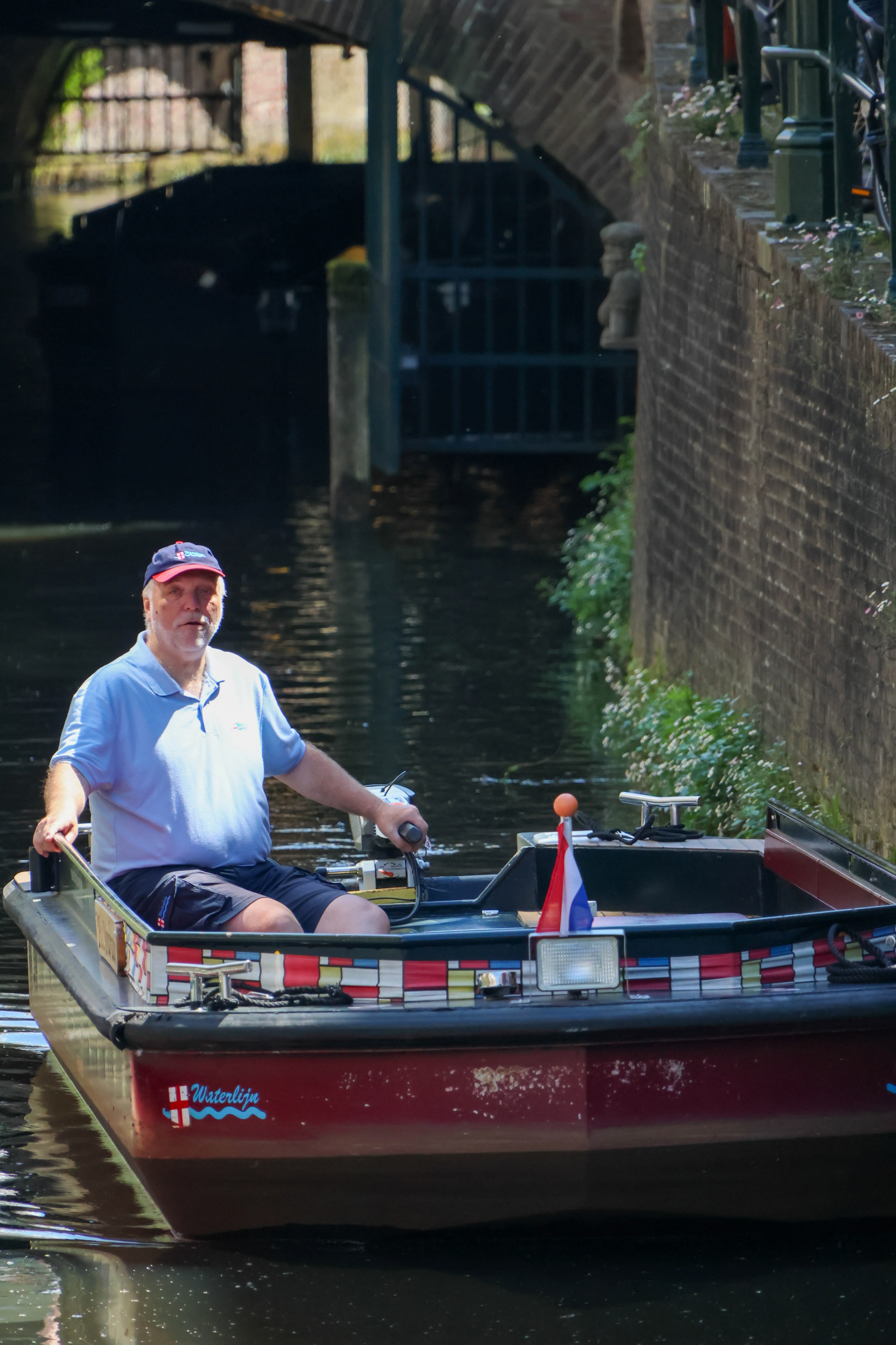 Bootje op de gracht
