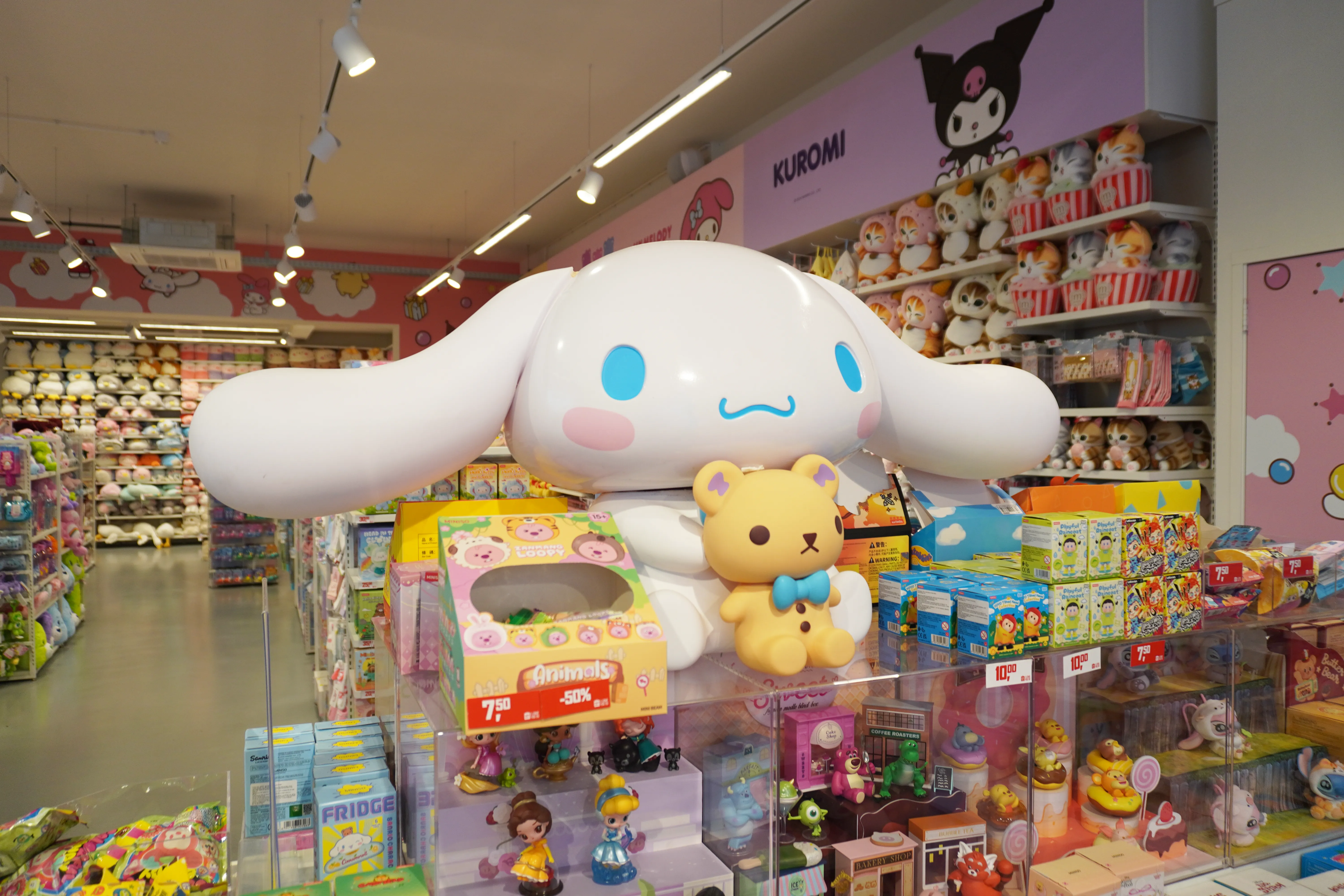 Plushies en speelgoed in de Miniso-winkel