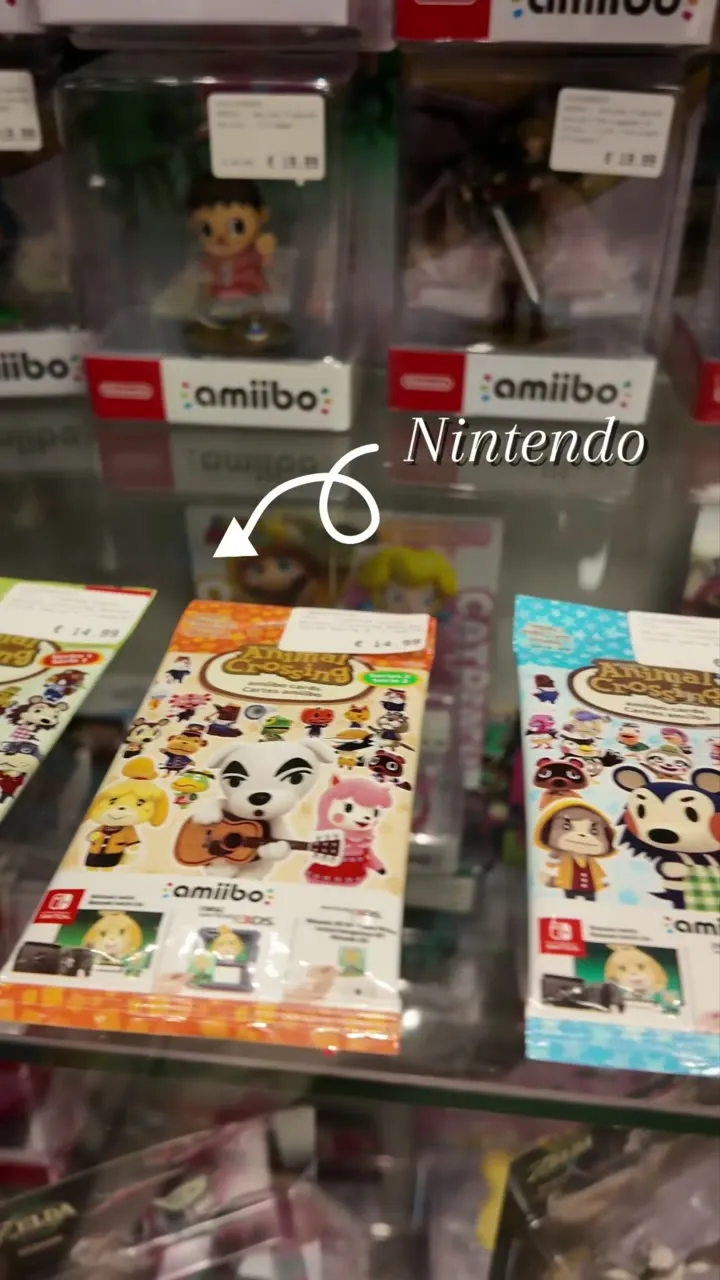 Mario Kart in de hand tussen de schappen bij Nedgame